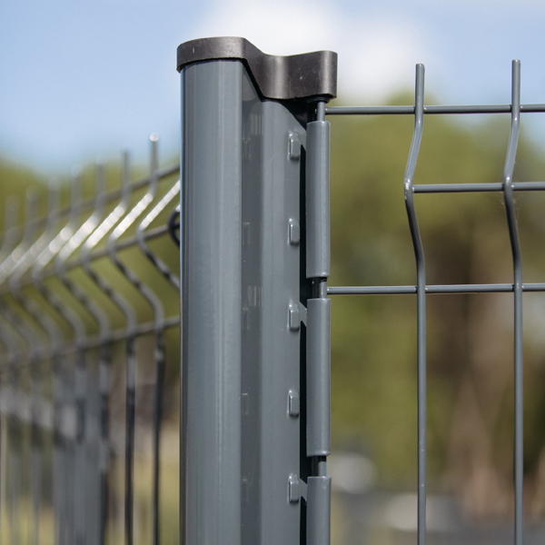 Panneaux et poteaux de clôture rigide